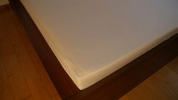 Luksus faconsyet boxlagen str. 120x200+35 cm. cream